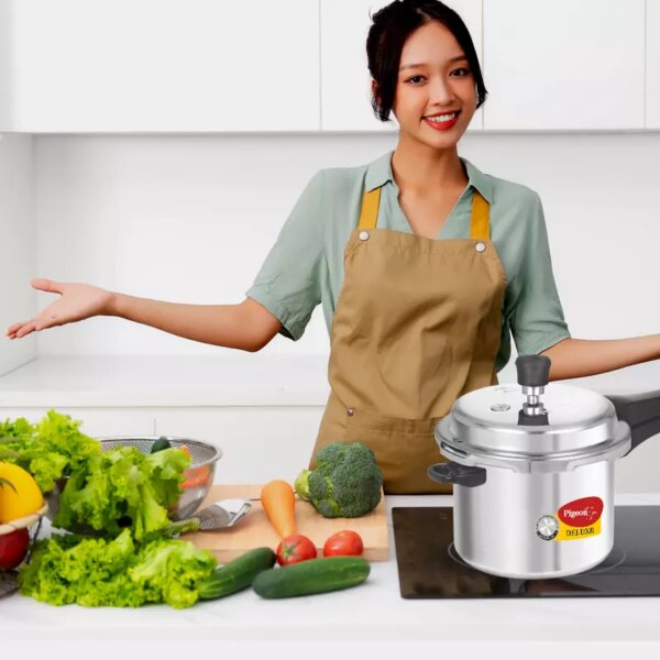 Pigeon Pressure Cooker 3L Deluxe Aluminium Outer Lid Gas Stove Compatible Ergonomically Designed Handle Pp3