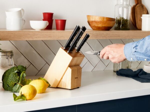 Tefal Ice Force Wooden Block With 5 Slots And 5 Knives: Bread Knife 20 Cm / Chef Knife 20 Cm / Santoku Knife 18 Cm / Paring Knife 11 Cm / Carving Knife 9 Cm K232S574