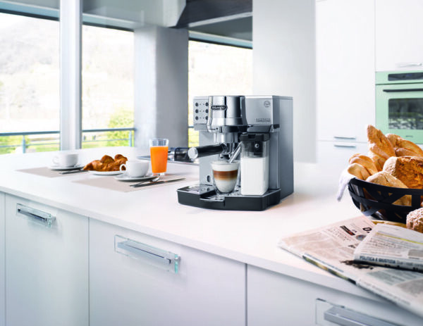 De'Longhi Expresso Maker Pump Driven &Amp; Cappuccino Machine 1450W (Metallic) Latte Macchiato Hot Milk Removable Drip Tray Ec850.M
