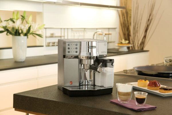De'Longhi Expresso Maker Pump Driven &Amp; Cappuccino Machine 1450W (Metallic) Latte Macchiato Hot Milk Removable Drip Tray Ec850.M